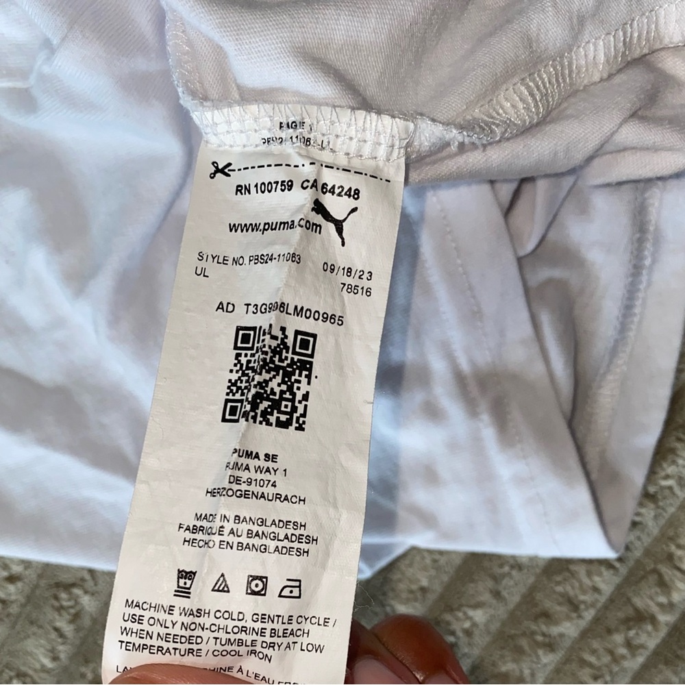 ⚡ Cool & Classic Puma Graphic Tee - Size 6 ⚡ - Picture 5 of 5